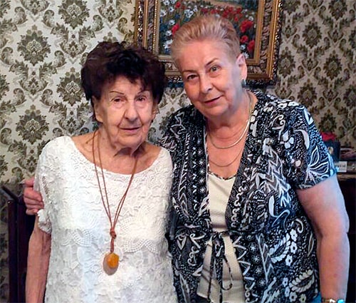 Мария Александровна с дочерью в день своего 90-летия