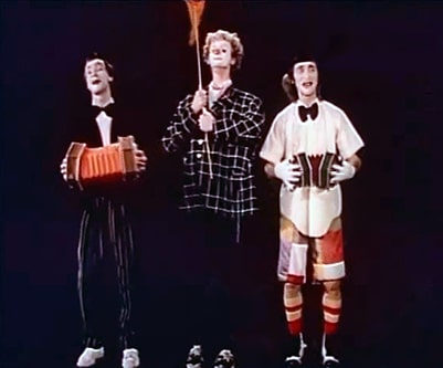 Актёры мим-труппы «Лицедеи» Роберт Городецкий, Валерий Кефт и Николай Терентьев в пантомиме «Blue canary», 1983 год