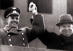 Юрий Гагарин и Никита Хрущёв на Красной площади. 14 апреля 1961 года