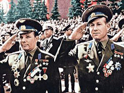 Дважды Герой Советского Союза, лётчик-космонавт Алексей Леонов вспоминает о первой встрече с Юрием Гагариным