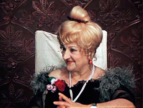 Гликерия Богданова-Чеснокова в роли Елены Станиславовны Боур в кинокомедии «12 стульев», 1971 год