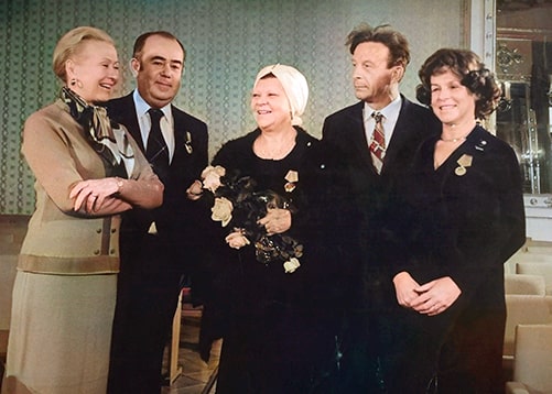 Борис Брунов, Клавдия Шульженко, Георгий Епифанов, Гелена Великанова на награждении в Моссовете, 1976 год
